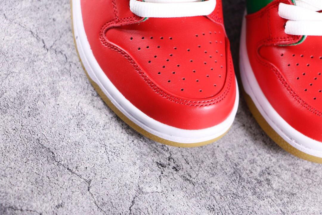 7-Eleven × Nike SB Dunk Low