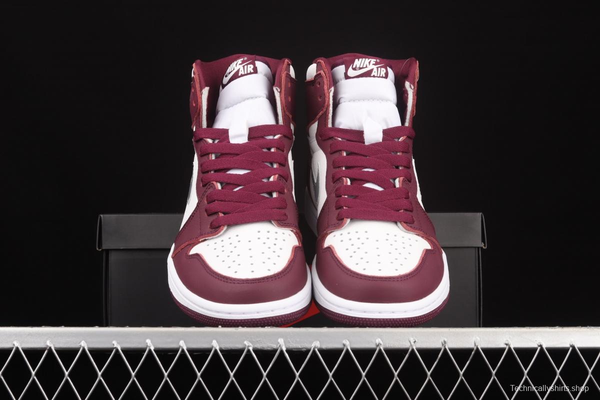 Air Jordan 1 Retro High OG Bordeaux Bordeaux burgundy high top basketball shoes 555088-611