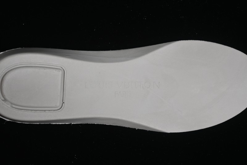 Louis Vuitton Archlight Sneakers with Wave-shaped Sole and Oversized Tongue - MBJ0