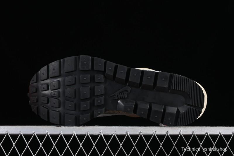 Nike Sacai VaporWaffle 3.0 Fashion-Forward Running Shoes - CV1363-108