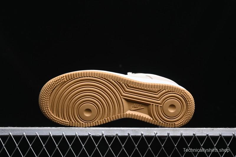 Nike Air Force 1 '07 Low Top Sneakers with Full-Grain Leather and Air Cushion - DD8959-111