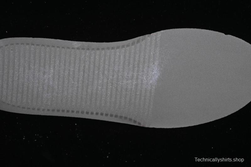 Nike Air Force 1 '07 Low Top Sneakers with Full-Grain Leather and Air Cushion - DQ7569-102