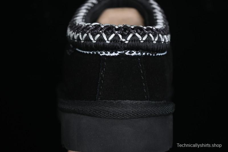 UGG Classic Mini II Snow Boots with TREADLITE Outsole - 5955