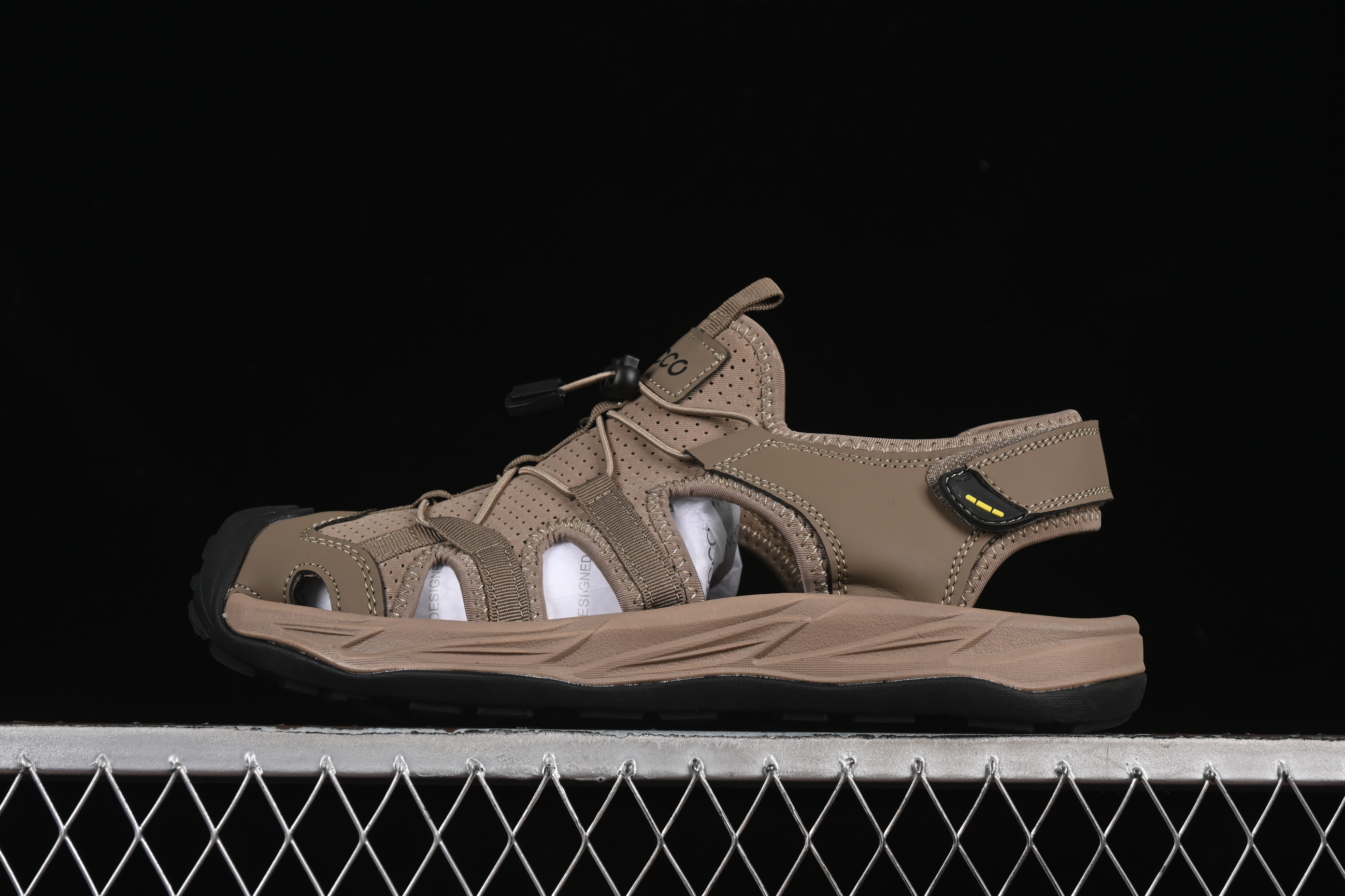 ECCO Off Trail Series Outdoor Sport Toe-Covering Leisure Sandals - 68936801003