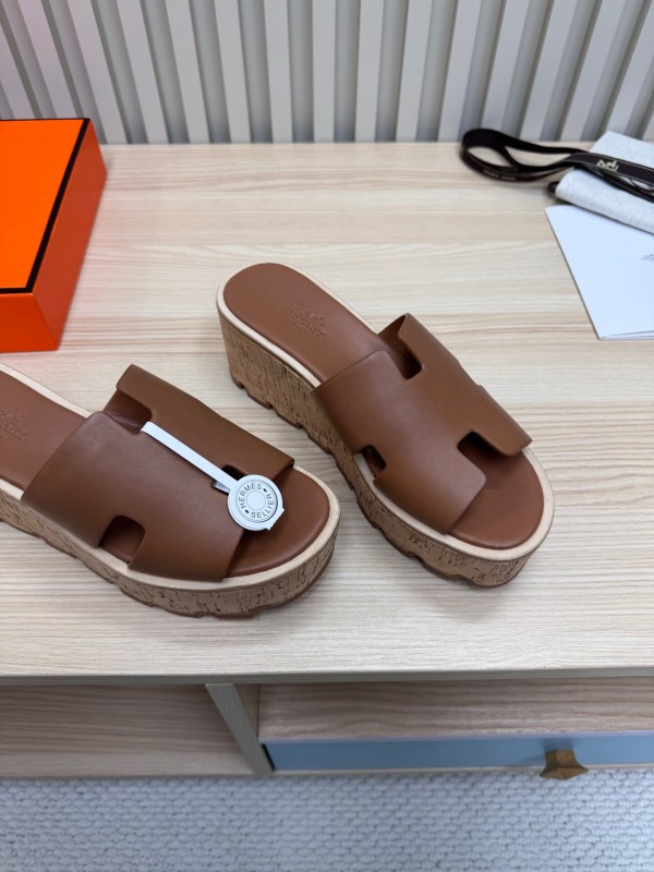 2025 Women Hermès Brown Leather Slippers KFY00280