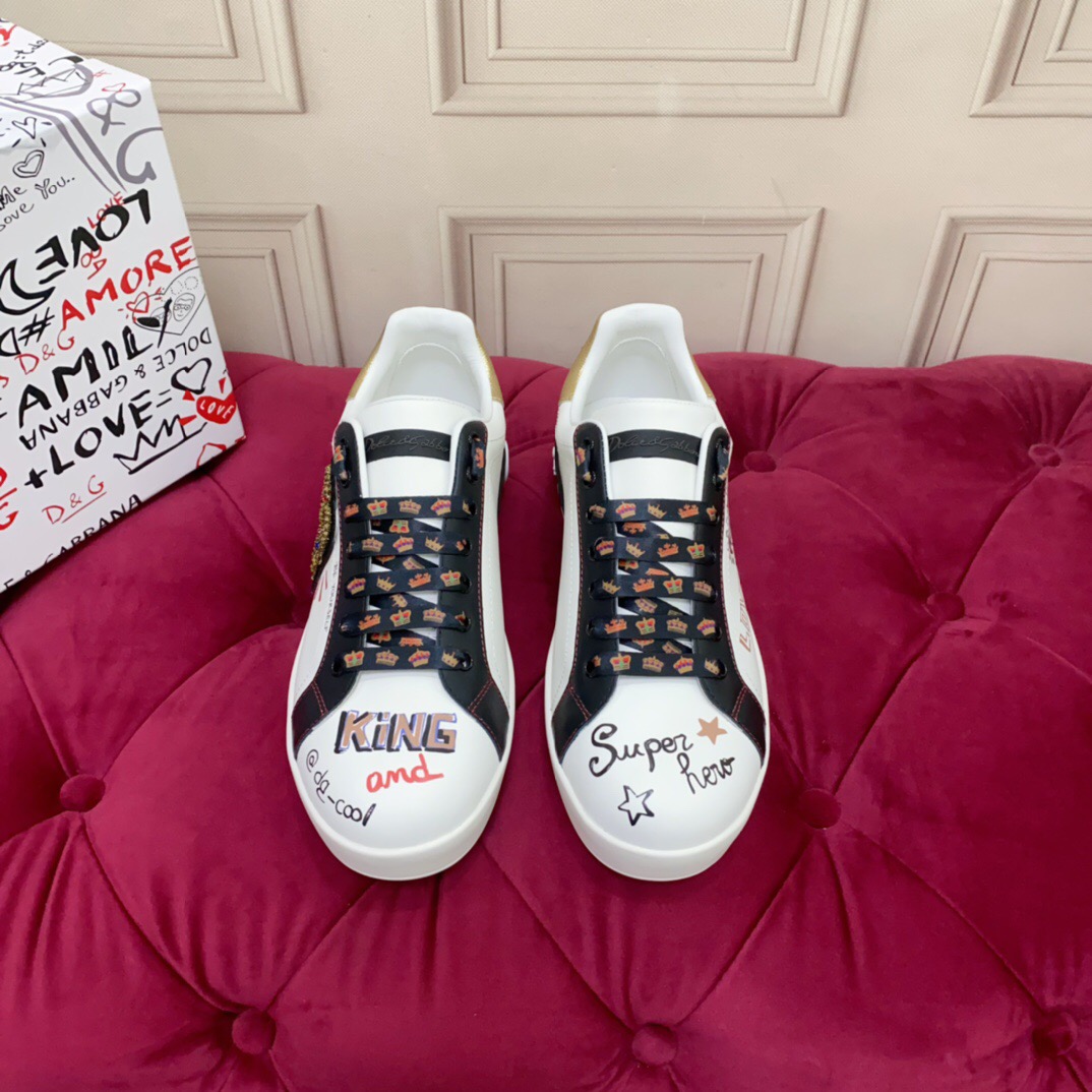2025 Unisex Dolce & Gabbana White Black Gold Leather Sneakers Embroidered LY00340(F)/LY00360(M)