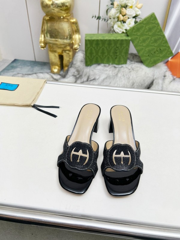 2025 Gucci Black Leather Slippers
