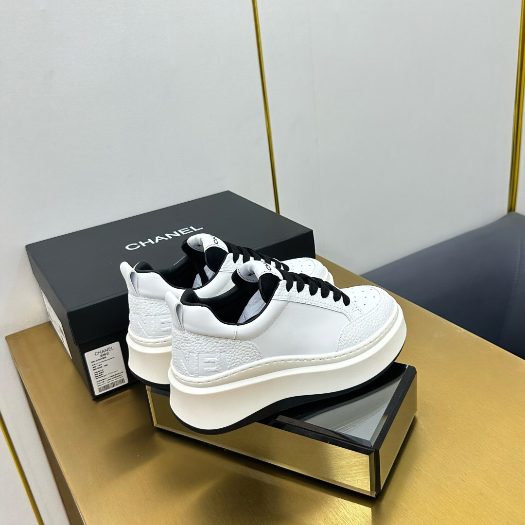 2025 Women Chanel White Black Leather Sneakers