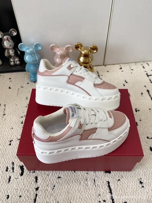 2025 Women Valentino White Pink Leather Sneakers LY00340