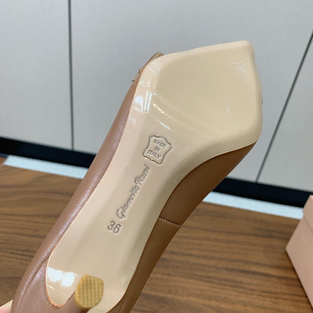 2025 Women Gianvito Rossi Pink Leather Buckle Pumps KFY00300