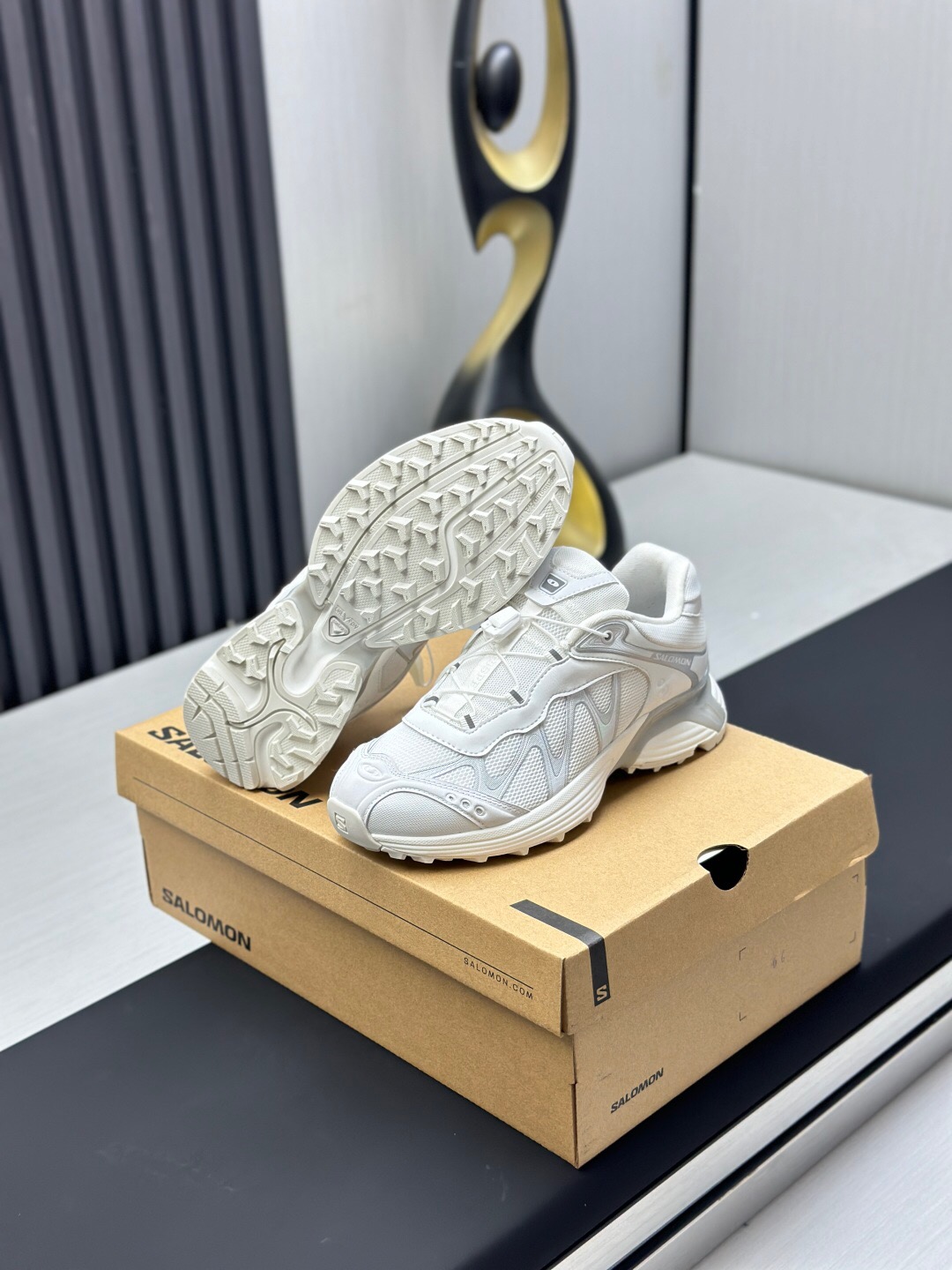 2025 Unisex SALOMON White Cream Leather Mesh Outdoor Sneakers KFY00320