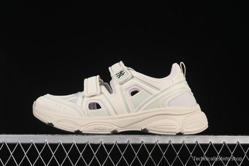 New York Yankees MLB Ace Runner Mask Jane Summer Casual Sandals - 3ASDACE5350CRS