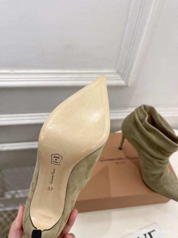 Gianvito Rossi GR Pointed Toe Retro Pleated High Heel Ankle Boots - KFY00340