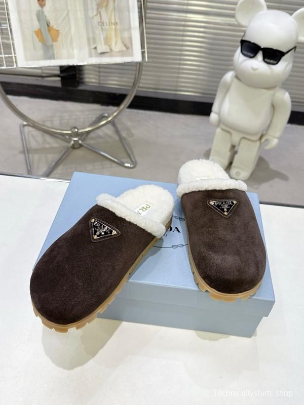 Prada Fall/Winter 2025 New Fur Mule Slippers Triangle Buckle Bread Head Half Slippers - KFY00270