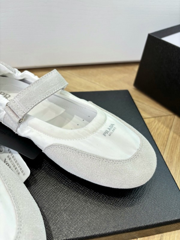 Prada Metal Toe Thin Sole Training Shoes Casual Sneakers - LY00260