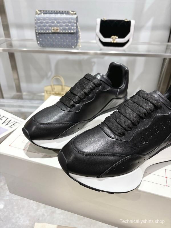 Alexander McQueen Sprint Unisex Sneakers with Seal Logo - LY00