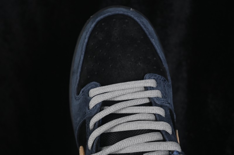 Nike SB Dunk Low Skateboarding Shoes with Premium Leather and Embroidery Craft - HF3063-002