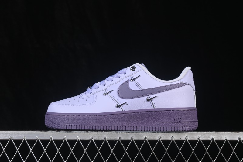Nike Air Force 1 '07 Low Basketball Sneakers with Full-Length Air Cushion - IX5253-555