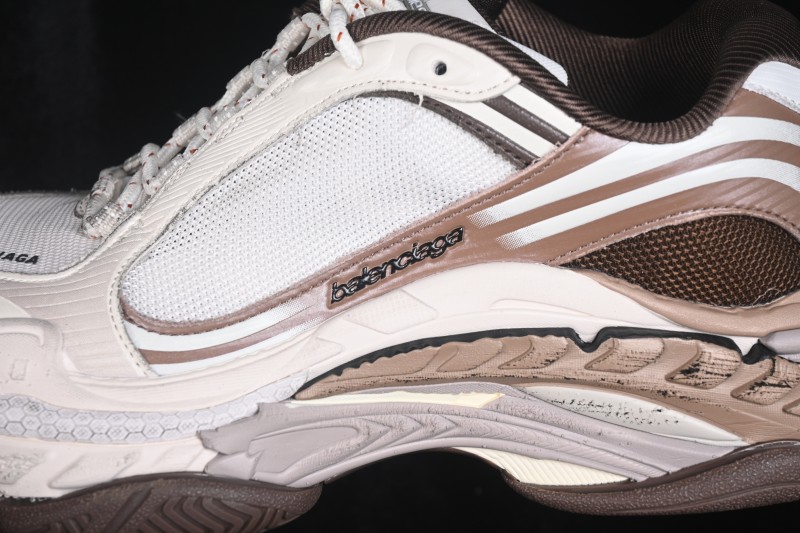 Balenciaga Triple S 2 Retro Running Shoes with Chunky Sole Design - WTRS22290