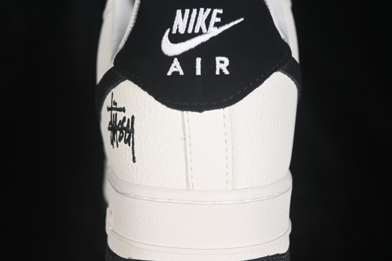 Nike Air Force 1 '07 Low Basketball Sneakers with Full-Length Air Cushion - DN1688-820