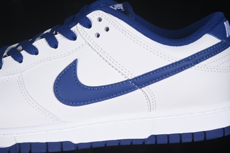 Nike SB Dunk Low Skateboarding Shoes in White and Green - HF5441-117