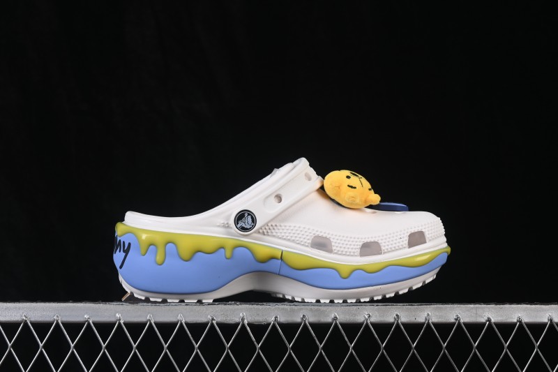Crocs Disney x Smurfs Platform Clog with Round Toe and Thick Sole for Women - White Winnie the Pooh