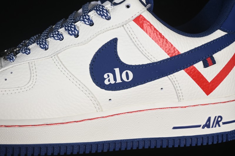 Nike Air Force 1 '07 Low Collaborative Basketball Sneakers in White/Red/Blue - XY9025-011