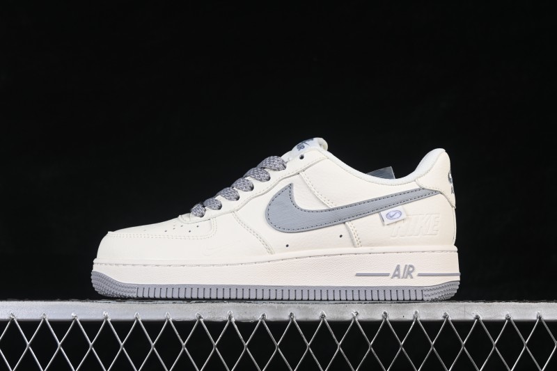 Nike Air Force 1 '07 Low Lifestyle Sneakers with Classic Leather Upper and Cushioned Midsole - SM6668-121