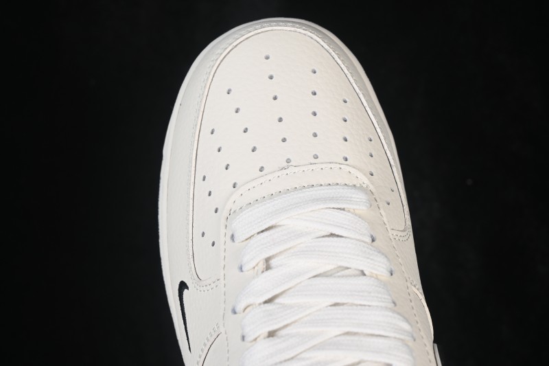Nike Air Force 1 '07 Low Casual Sneakers with Two-Tone White and Black Design and Full-Length Air Cushion - DW8806-001